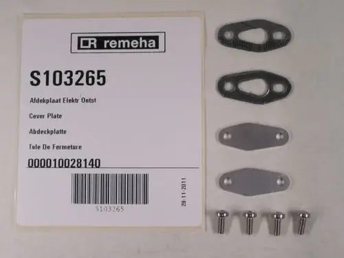 Remeha Abdeckplatte mit Schrauben zur Befestigung, bestehend aus mehreren Metallplatten in verschiedenen Formen, auf einem weißen Hintergrund dargestellt.